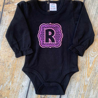 Applique Scallop Edge Square with Initial Baby Bodysuit